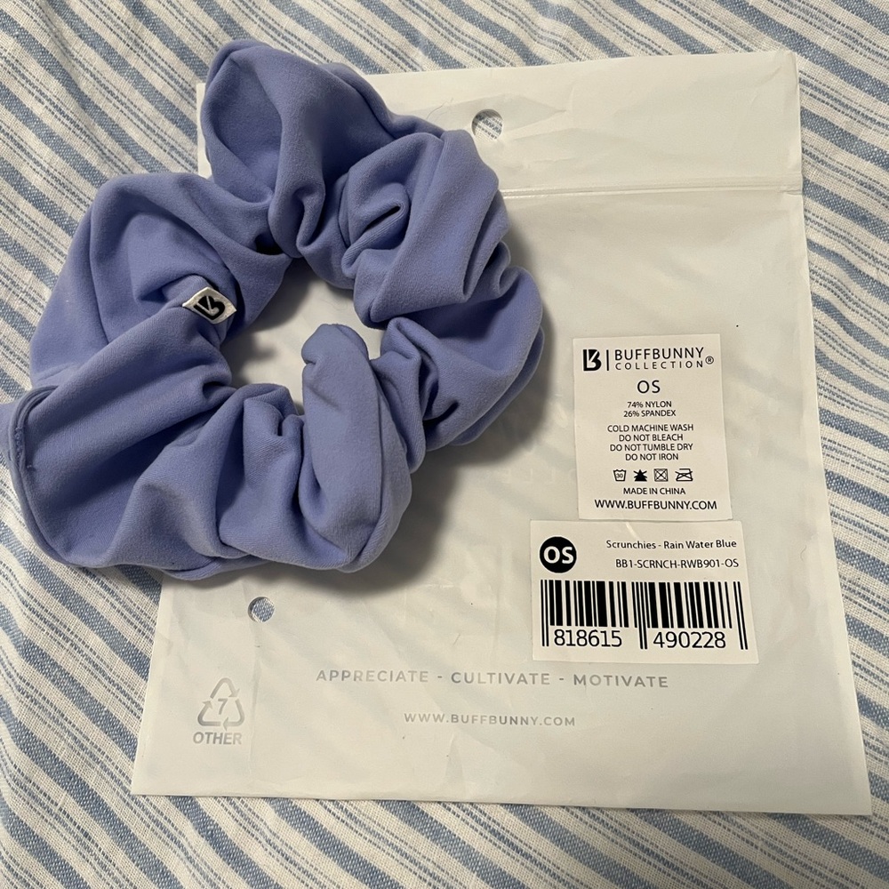 Buffbunny scrunchie - rainwater blue
